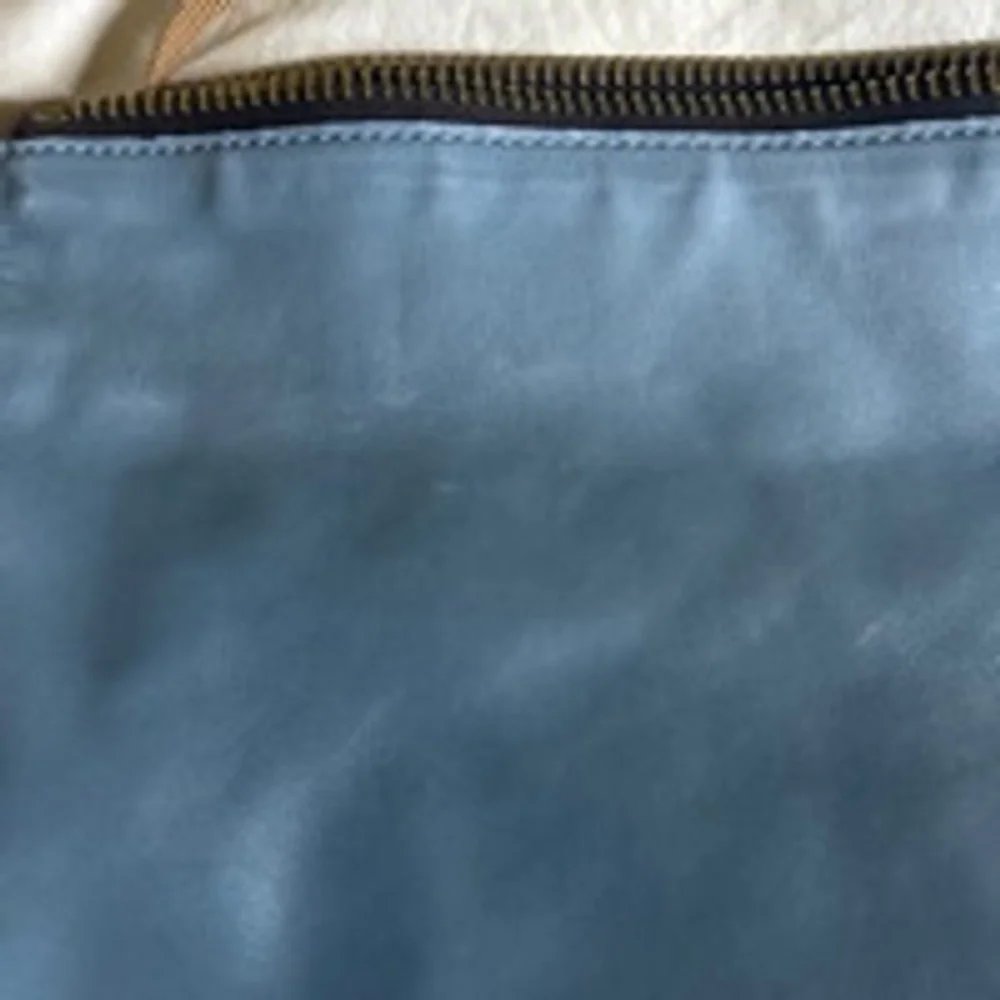 Dooney & Bourke this pre